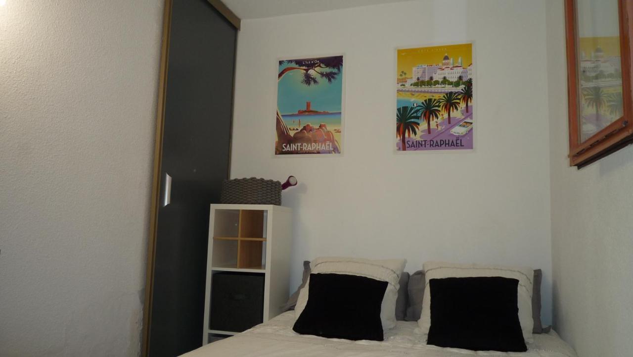 AppartementFrontDeMerSaintRaphaelSantaLucia Buitenkant foto