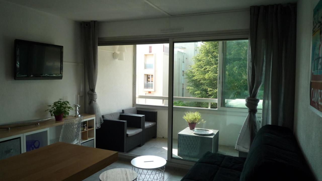 AppartementFrontDeMerSaintRaphaelSantaLucia Buitenkant foto