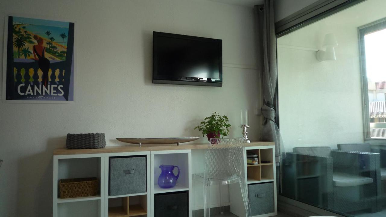 AppartementFrontDeMerSaintRaphaelSantaLucia Buitenkant foto