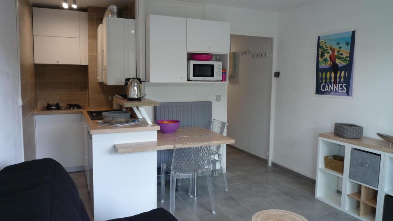 AppartementFrontDeMerSaintRaphaelSantaLucia Buitenkant foto