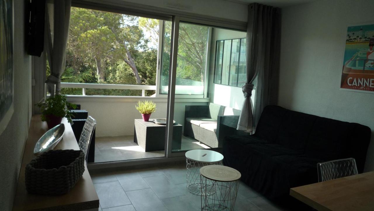 AppartementFrontDeMerSaintRaphaelSantaLucia Buitenkant foto